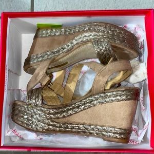 MARIAMARE Tan Platforms